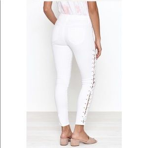NWT PacSun White Lace SuperStretch SkinnyJean Sz26